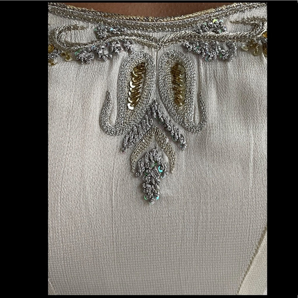 Cream salwar kameez with velvet detailing - Picture 3 of 4